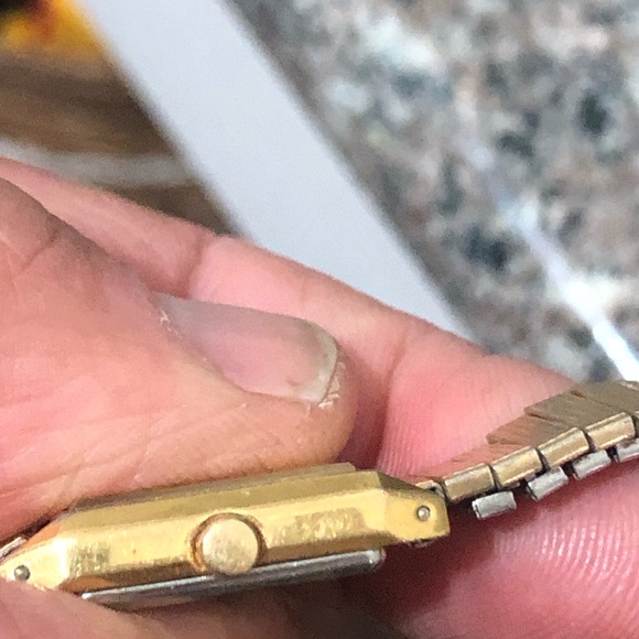 Pulsar watch Good working condition needs battery - Picture 6 of 6